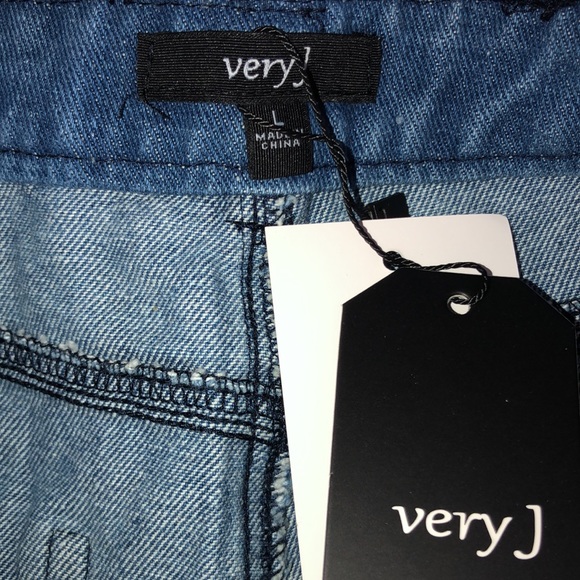 High waisted Floral  Embroidered  Denim Shorts - Picture 7 of 9